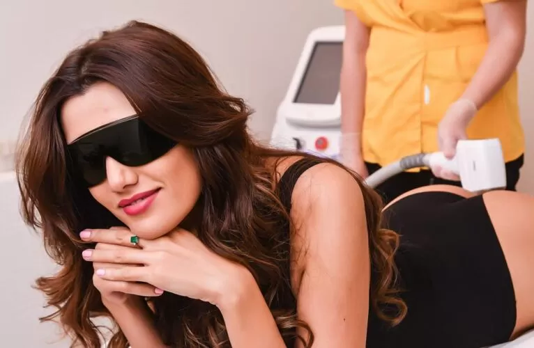 3 Ședințe la Alegere: Axilă / Inghinal total / Fese – 4 Lungimi de Undă