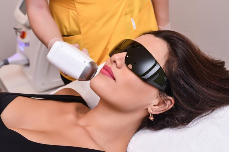 La alegere: Mustață / Bărbie / Perciuni – 4 Lungimi de Undă