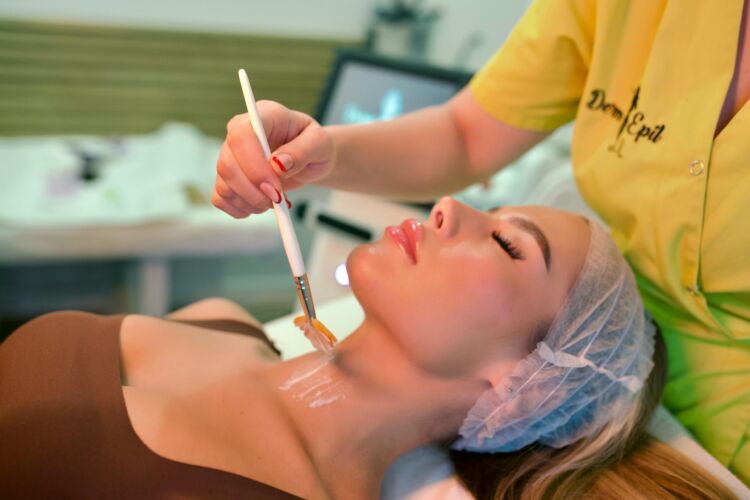 Abonament 3 Ședinte Tratament Facial Pentru Ten Uscat