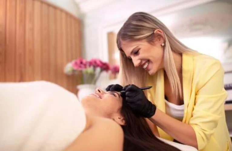 Stilizare Sprâncene + Vopsire