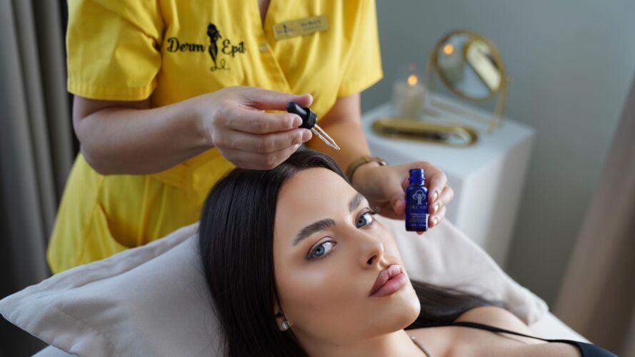 Abonament 4 sedinte Microneedling cosmetic cu exozomi anti-imbatranire Fata + Gat