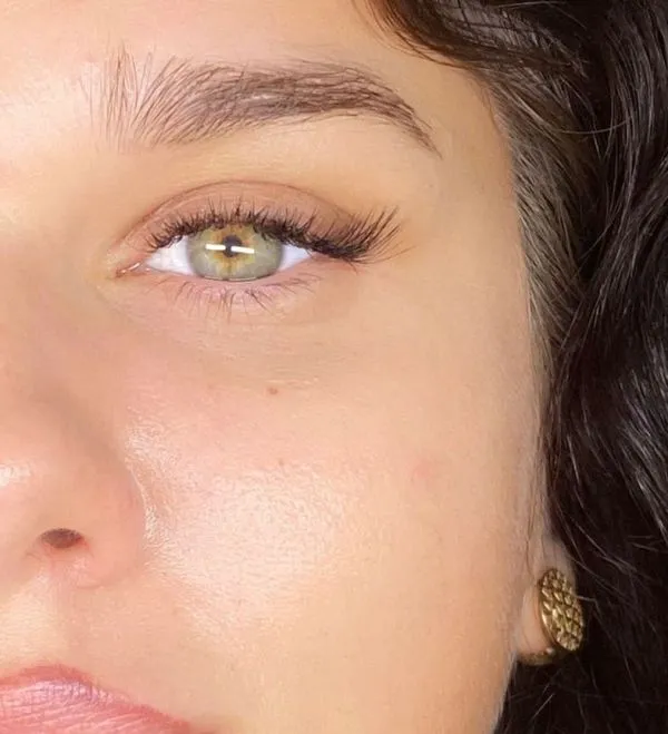 aplicare gene tehnica eyeliner
