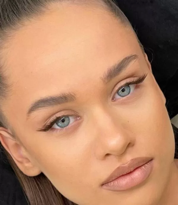 Aplicare gene tehnica eyeliner